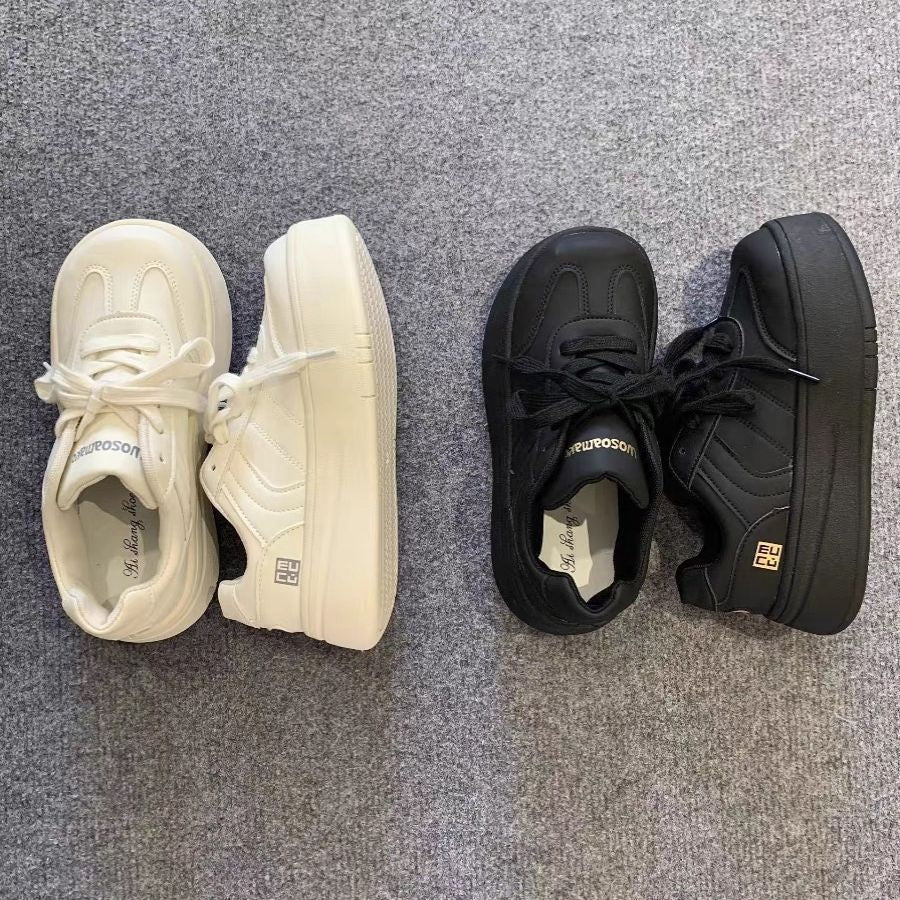 Women casual sneakers with non-slip sole and padded interior lining Mune Fashion