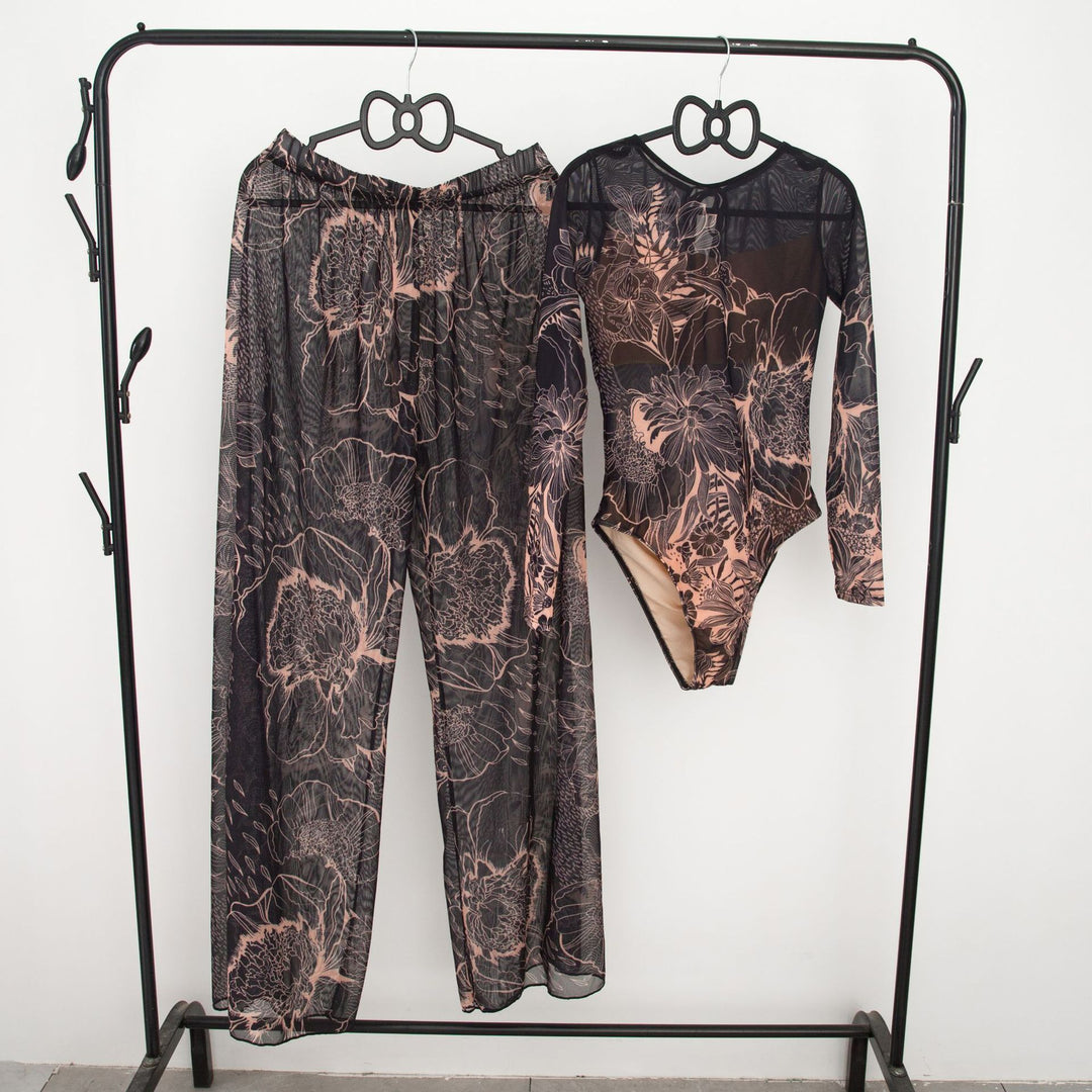 Ladies fashionable bathing outfit with long-sleeved top and casual pants Mune Fashion