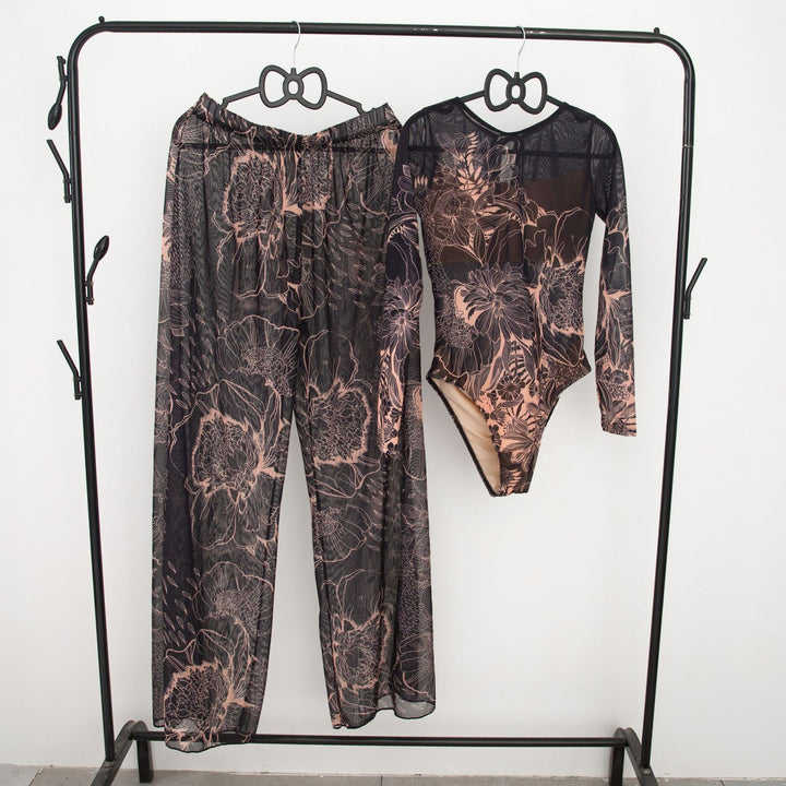 Ladies fashionable bathing outfit with long-sleeved top and casual pants Mune Fashion