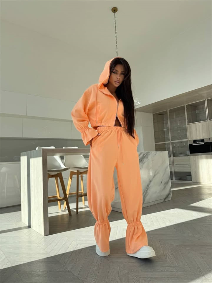 Women's Cropped Hoodie with Zipper and Tailored Drawstring Jogging Pants Mune Fashion