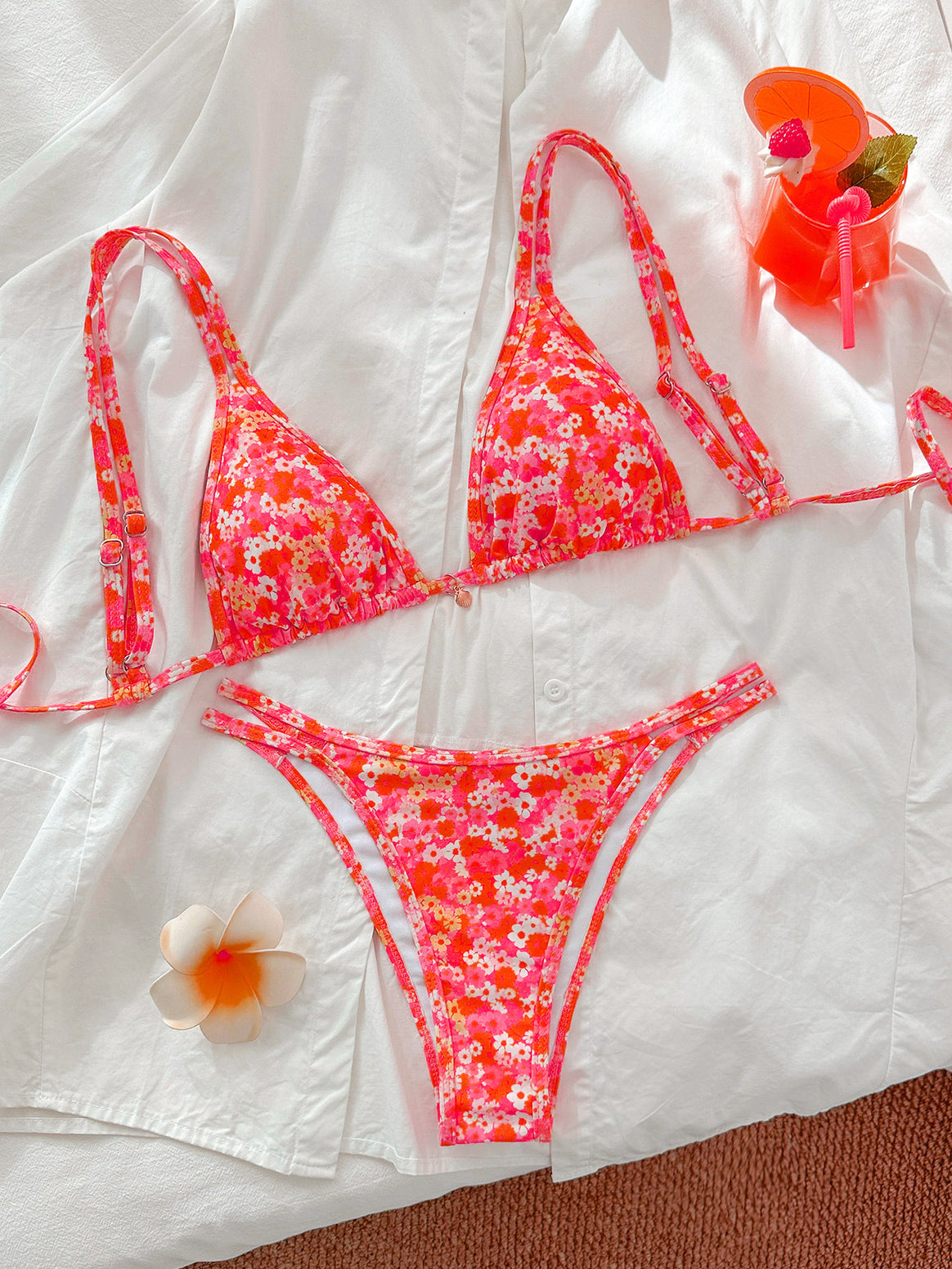 Women's Triangle Bikini with Floral Patterns Mune Fashion