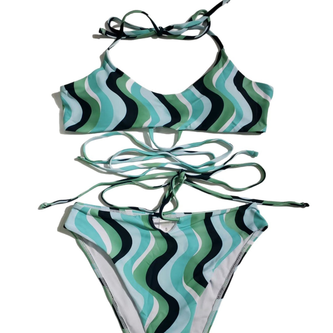 Ladies High-Cut Bikini with Ingenious Wave Pattern Mune Fashion