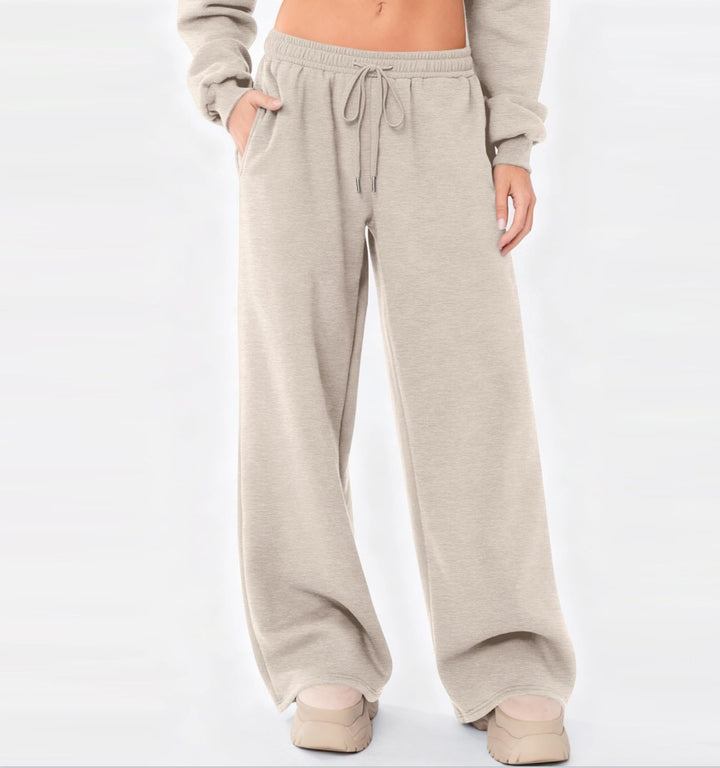Women's wide lounge pants with high comfort waistband, elastic drawstring and side slant pockets Mune Fashion