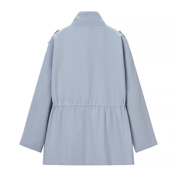 Women’s field jacket in utility style with drawstring waist, flap pockets, and stand-up collar Mune Fashion