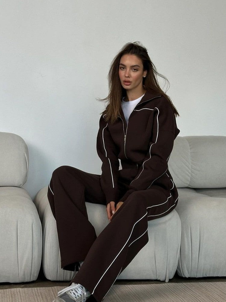 Women's two-piece sport loungewear set with stand-up collar and contrast piping Mune Fashion