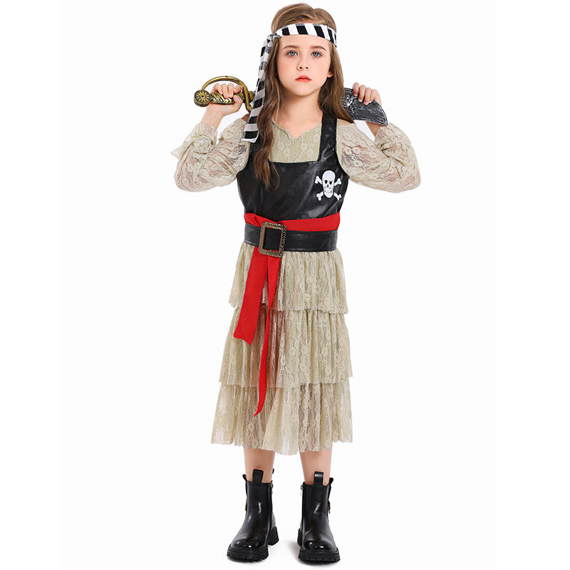 Girl Pirate Costume with Heart-Shaped Details and Decorated Hat Mune Fashion