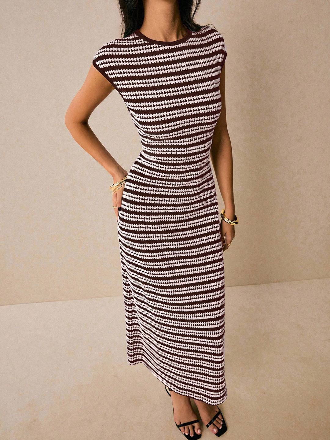 Women's Figure-hugging ribbed midi dress with short cap sleeves and diamond stripes Mune Fashion