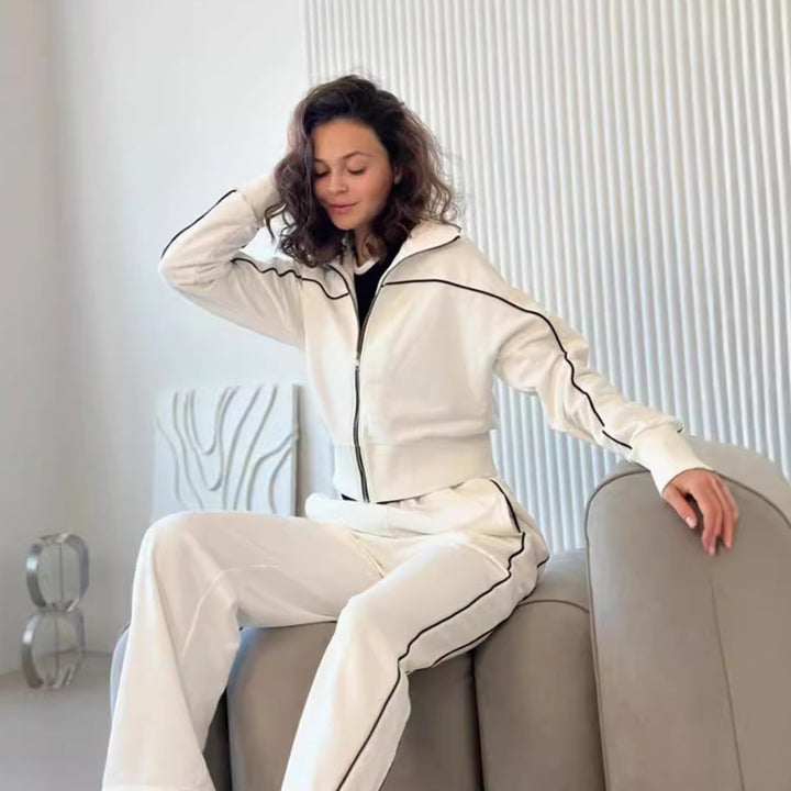 Women's two-piece sport loungewear set with stand-up collar and contrast piping Mune Fashion