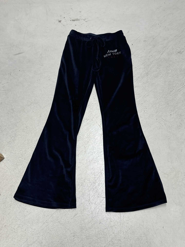 Women's wide velour lounge pants with drawstring waistband, cord drawstring and subtle logo embroidery Mune Fashion