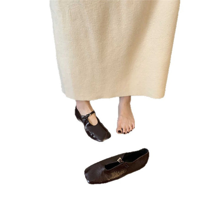 Women's mules in Mary Jane style with square toe box and fine strap Mune Fashion
