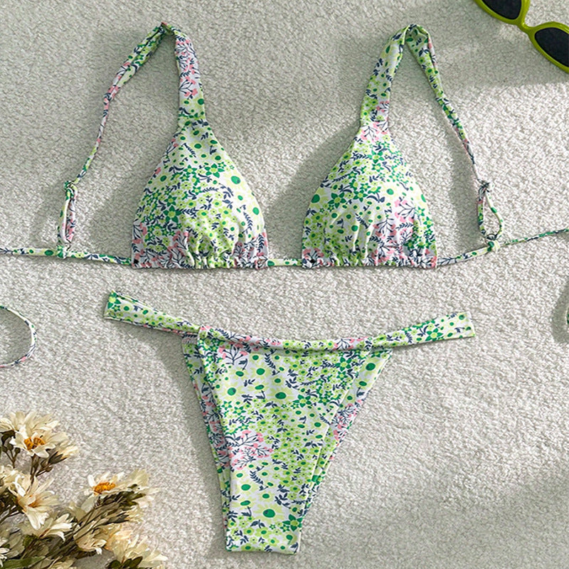 Women's triangle bikini with floral patterns and adjustable straps Mune Fashion