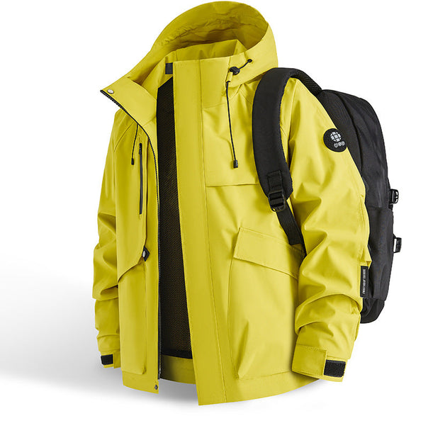 Men's Technical All-Weather Jacket with Practical Pockets and Adjustable Collar Mune