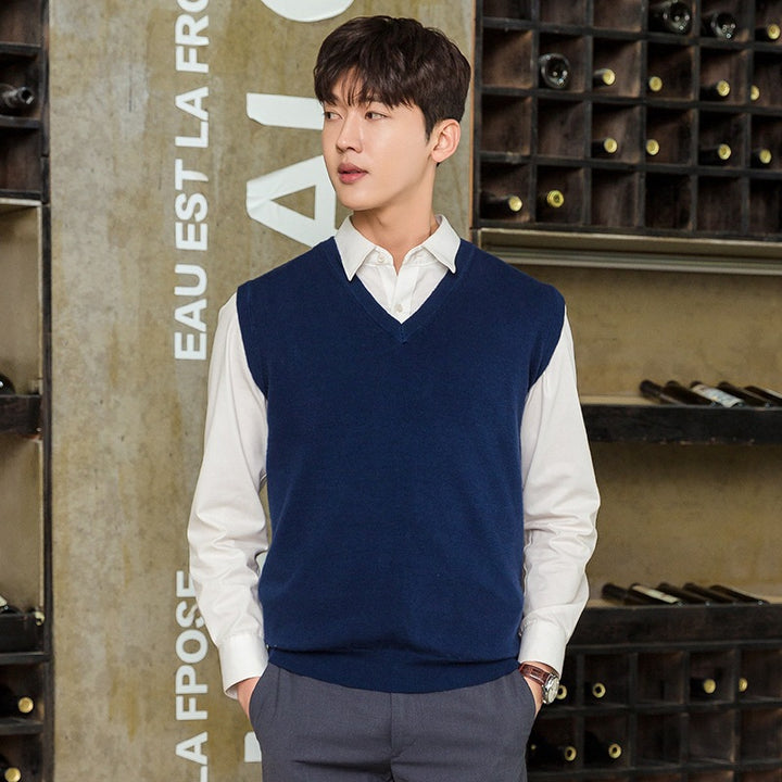 Men's Sleeveless Fine Knit Vest with V-Neck and Fine Cotton Blend Mune Fashion