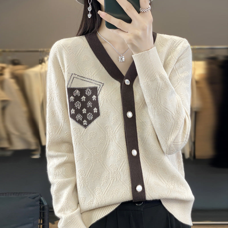 Women's Short-Cut V-Neck Cardigan with Pearlescent Buttons and Contrasted Breast Pocket Mune Fashion