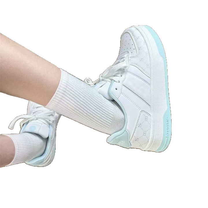 Women's sporty sneakers with cushioning insole and airy surface structure Mune Fashion