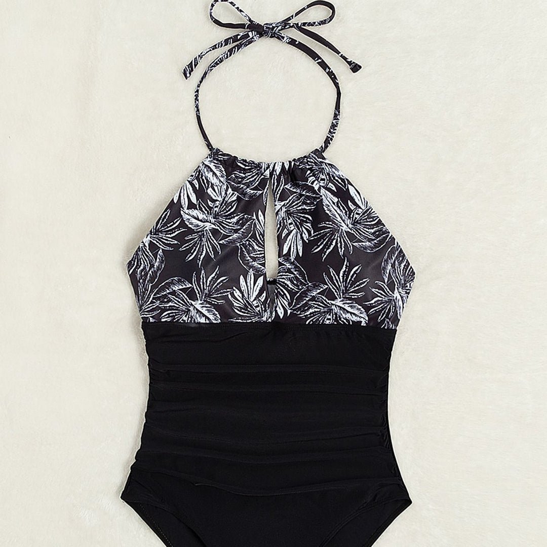 Ladies elegant one-piece swimsuit with floral pattern and figure-flattering elements Mune Fashion