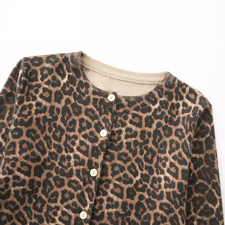 Ladies fine knit cardigan with leopard print, round neck and continuous button placket Mune Fashion