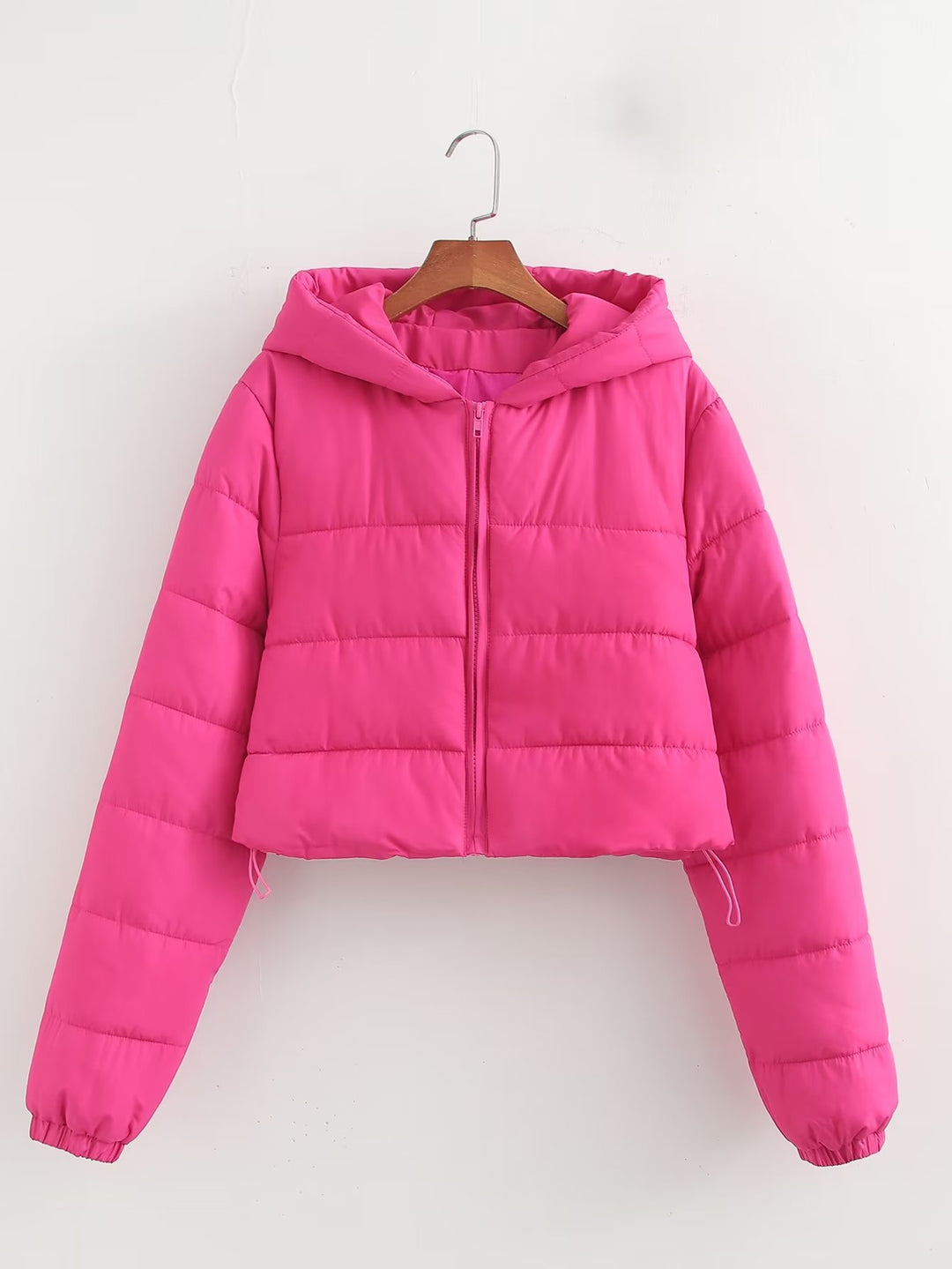 Ladies short quilted hooded jacket with drawstring, zipper and light padding Mune Fashion