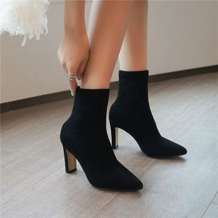 Women's sock ankle boot made of stretch suede with pointed toe and sculptural block heel Mune Fashion