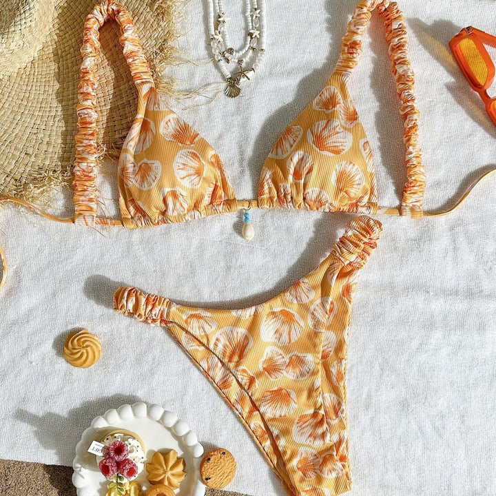 Women's Triangle Bikini with Cheerful Leaf Pattern Mune Fashion