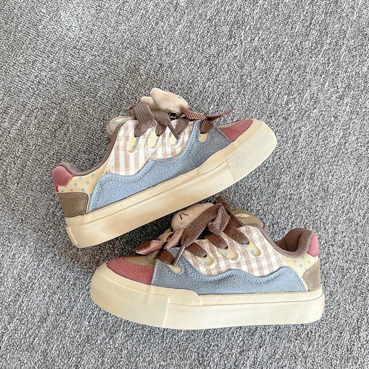 Women Playful Sneakers with Animal Motifs and Decorative Laces Mune Fashion