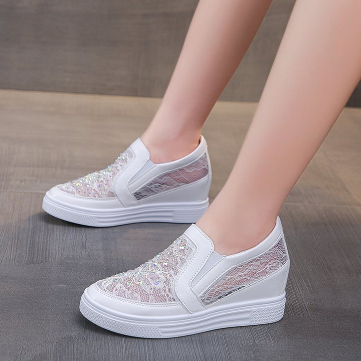 Damen Slip-On Keil-Sneaker mit funkelnden Ziersteinen und elastischen Seiteneinsätzen Mune Fashion
