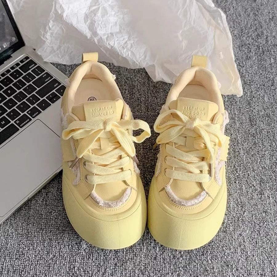 Women's platform sneakers with plush trim, softly padded insole and sculpted sole Mune Fashion