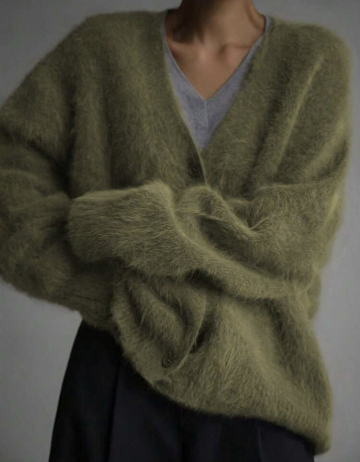 Women's Cozy Oversized Cardigan made of Teddy Knit with Deep V-Neck Mune Fashion