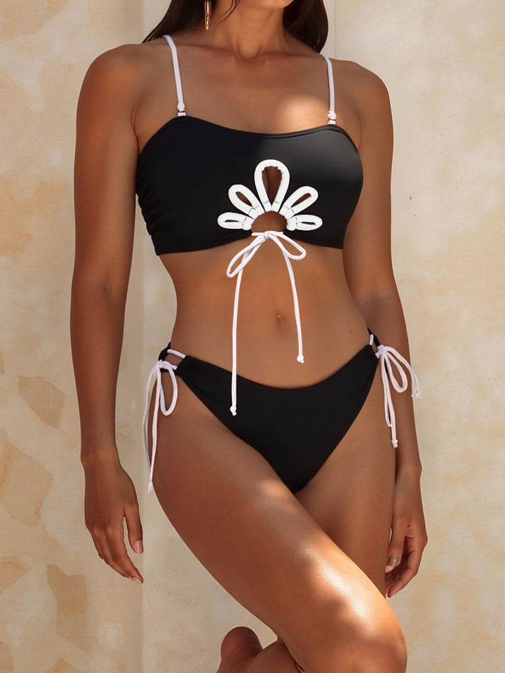 Women's bikini set with fashionable cut-out and playful ties Mune Fashion