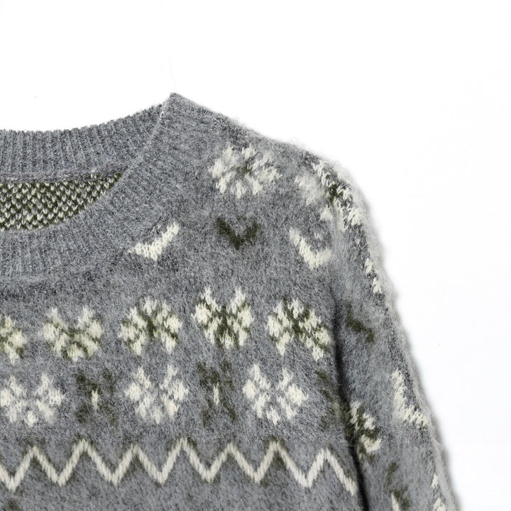 Women's patterned Norwegian sweater made of soft knit yarn with round neckline Mune Fashion