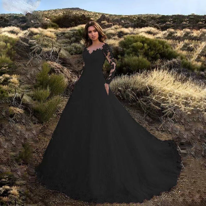 Women's Wedding Dress with Elegant Lace Detailing and Voluminous Skirt Mune