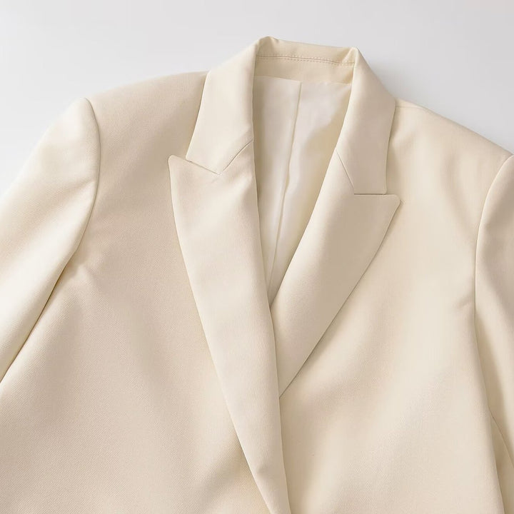 Women's Double Breasted Long Blazer with Lapel Collar, Tailored Fit and Patch Pockets