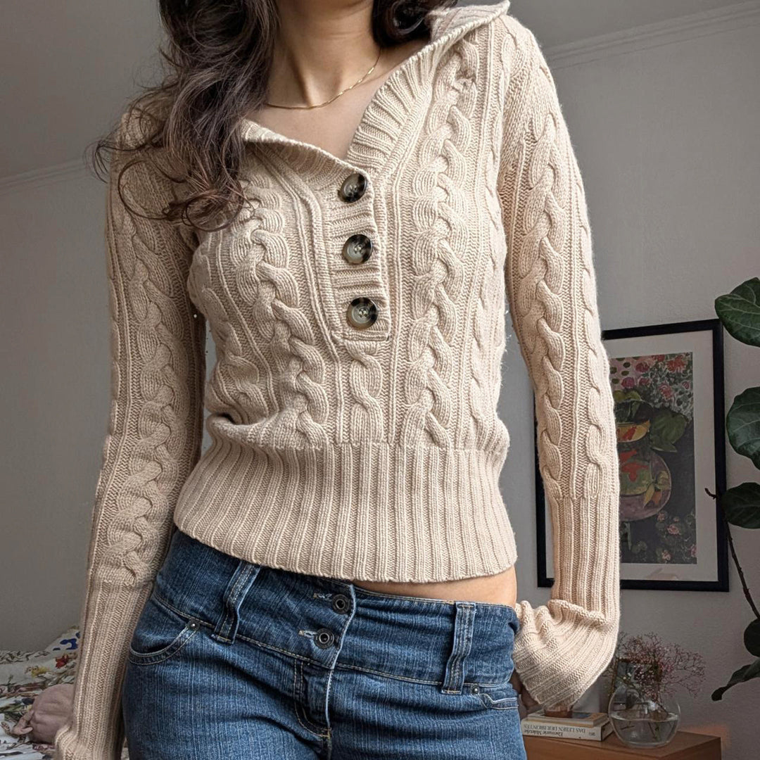 Women's fine-knit sweater with cable knit, V-neck with button placket and wide ribbed hem Mune Fashion