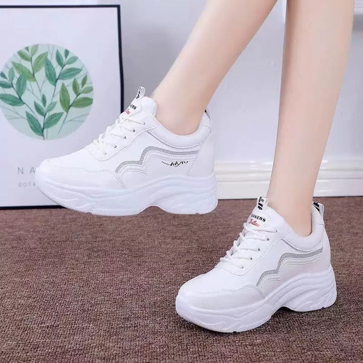 Ladies sporty sneakers with fashionable plateau and breathable upper material Mune Fashion