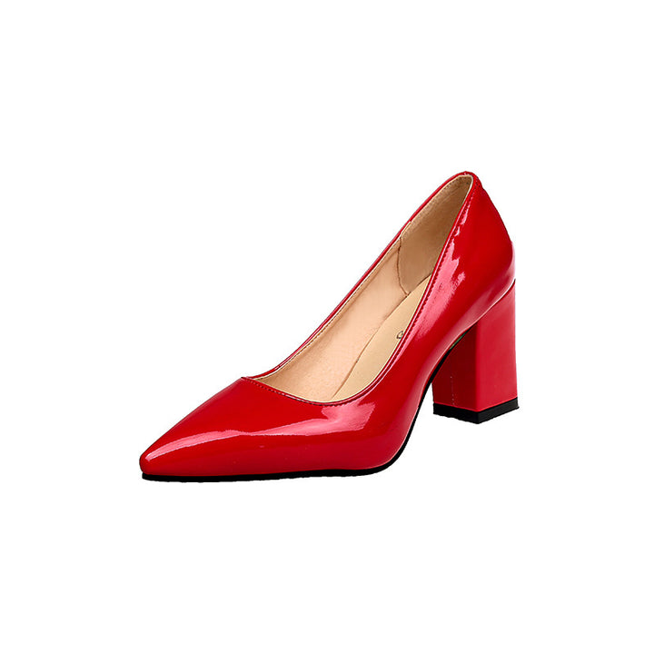Ladies' patent pumps with pointed toe, mid-height block heel, and padded insole Mune Fashion