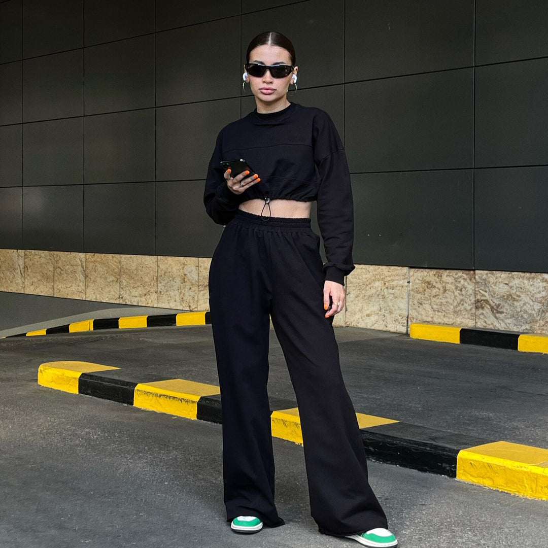 Women Cropped Loungewear Set with gathered drawstring and wide high-waist pants Mune Fashion