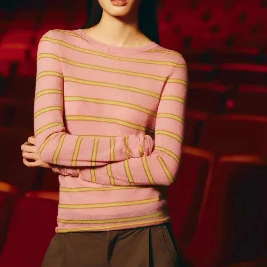 Women's fine knit pullover in slim fit with round neck and horizontal contrast stripes Mune Fashion
