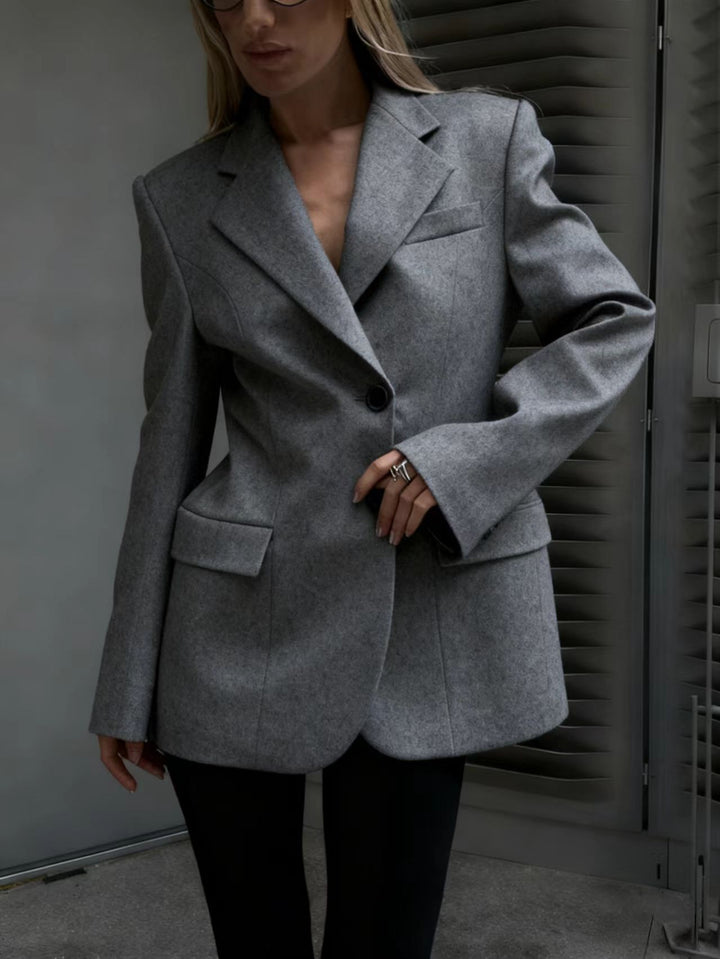 Women's Oversized Long Blazer with Emphasized Shoulder Area and Flap Pockets Drune