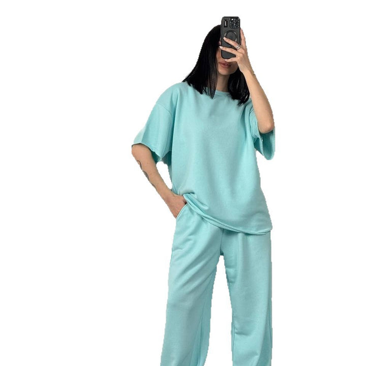 Women wide-cut lounge set with soft sweatpants and boxy T-shirt Mune Fashion