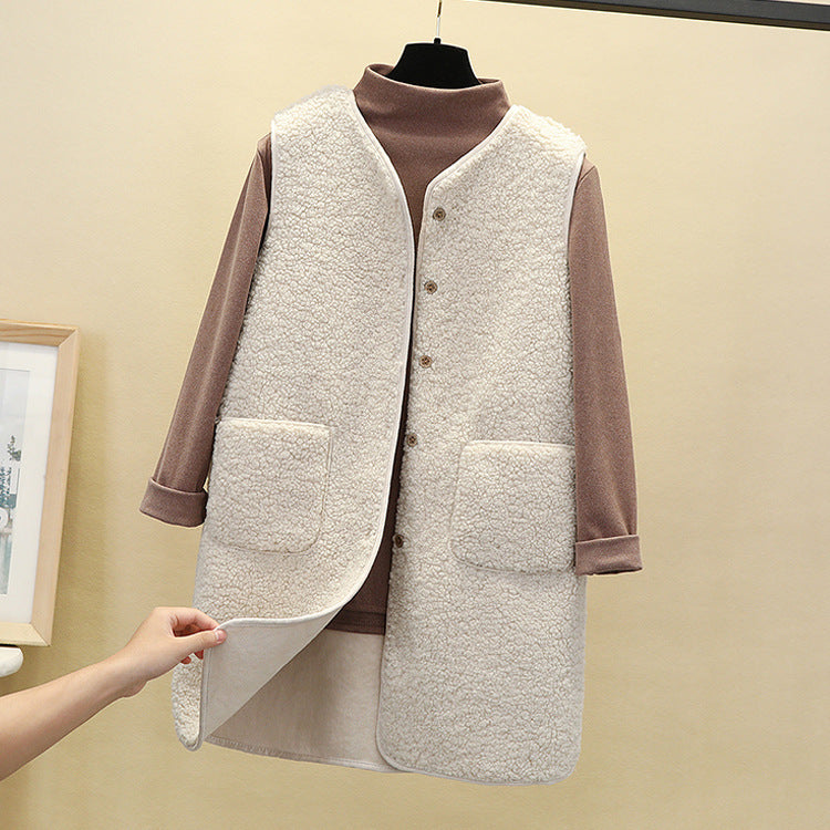 Women's long quilted teddy vest with button placket, soft brushed lining and large patch pockets Mune Fashion