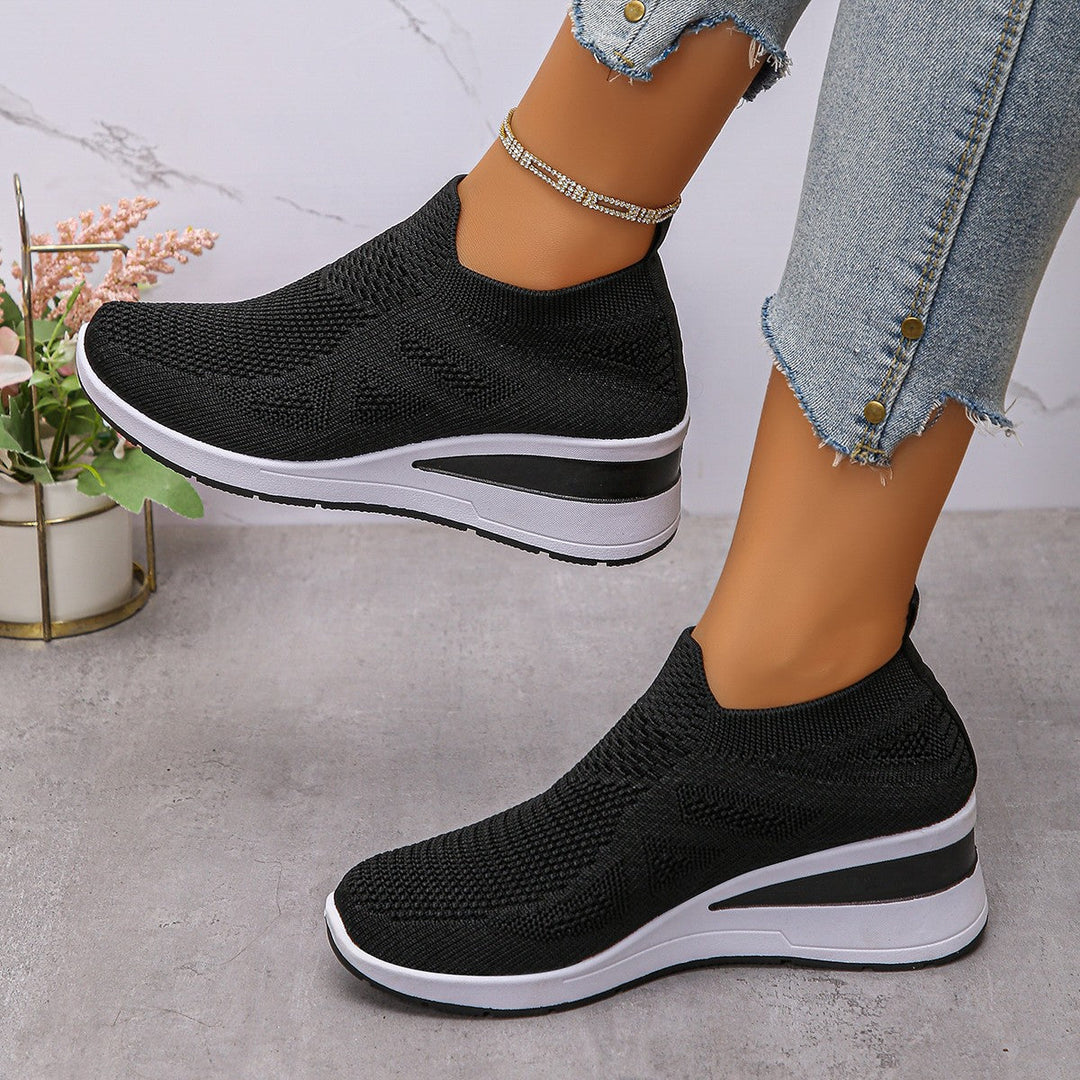 Women's Comfortable Wedge Sneakers made of breathable knitted material Mune Fashion