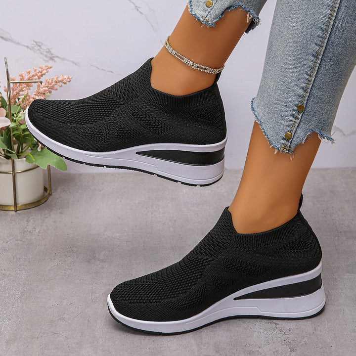 Women's Comfortable Wedge Sneakers made of breathable knitted material Mune Fashion