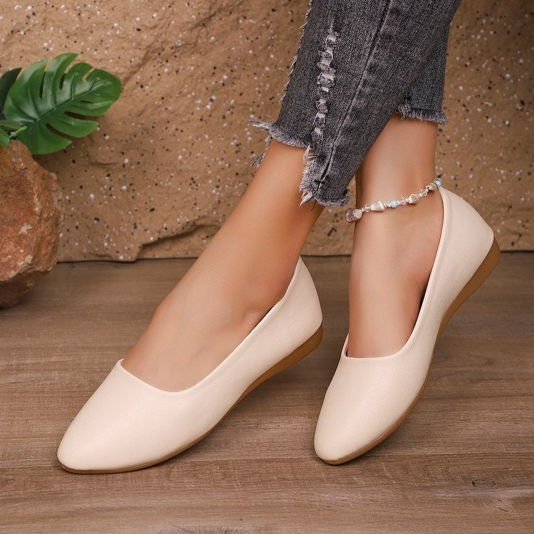 Ladies' ballerinas made of soft leather with elegant shell neckline Mune Fashion