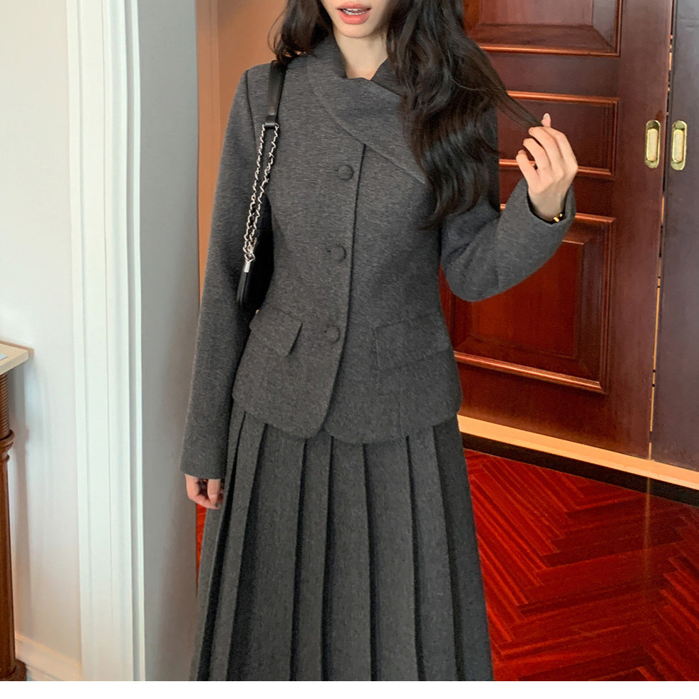 Women's pleated skirt made of high-quality material Mune Fashion