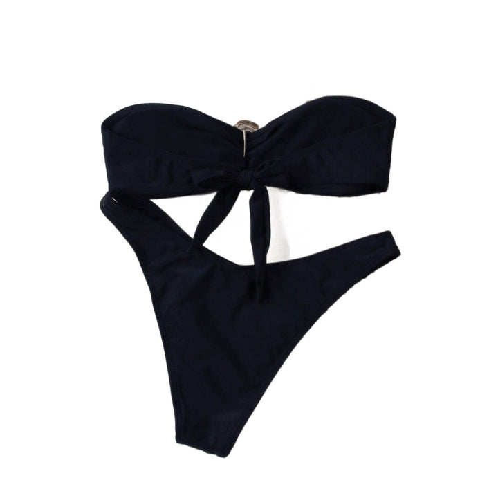 Women's bikini set with elegant bandeau top and stylish bottom Mune Fashion