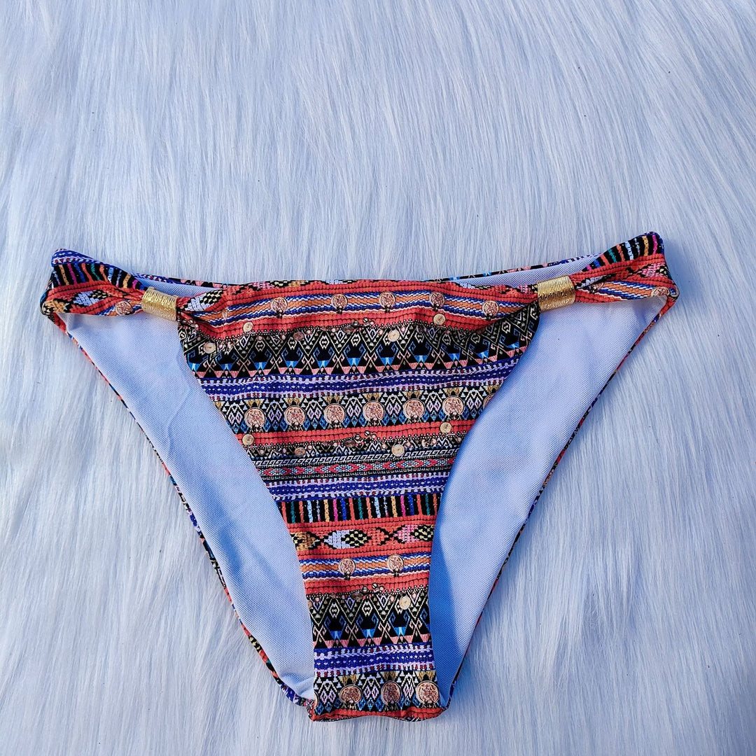 Women's triangle bikini with playful ethnic pattern Mune Fashion