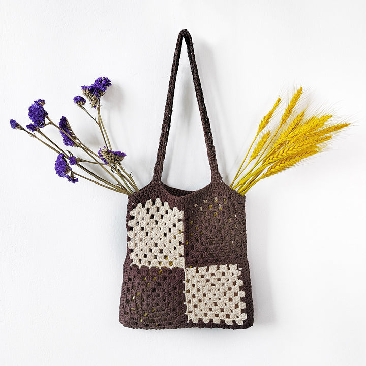 Women's crocheted tote bag with original square pattern Mune Fashion