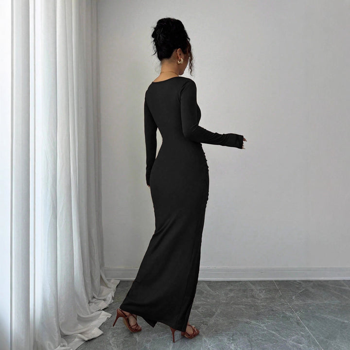 Ladies body-hugging maxi dress with square neckline, fitted gathering and high side slit Mune Fashion