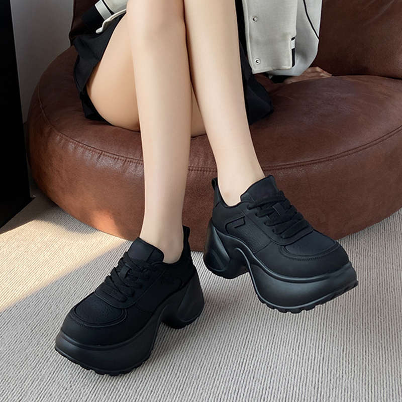 Women's Chunky Sneakers with ergonomic cushioning and sporty profile Mune Fashion