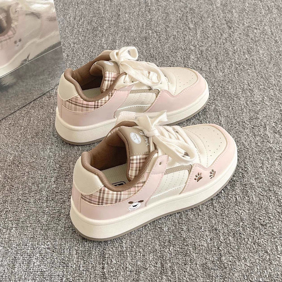 Ladies sneakers in playful checkered look with animal motifs and comfortable cushioning Mune Fashion